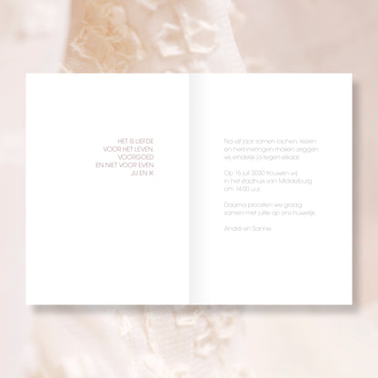 Trouwkaart Typografie Bruin Goud