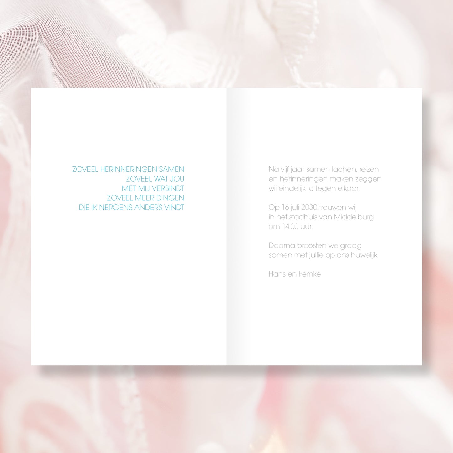 Trouwkaart Typografie Blauw Goud
